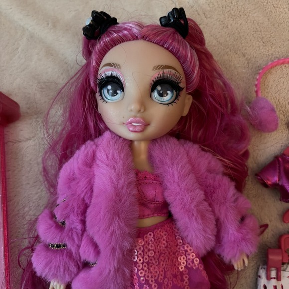 Rainbow High Stella Monroe Doll & Accessories - Picture 2 of 12
